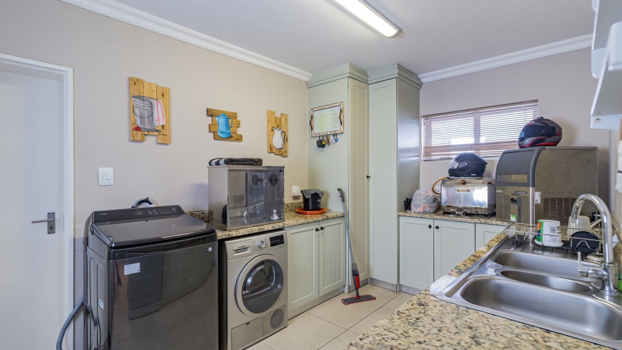 4 Bedroom Property for Sale in Blue Lagoon Western Cape